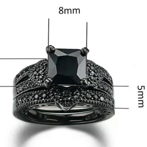 New 18K Gold Plated Hearts Square Cut Ring - Picture 5 of 5